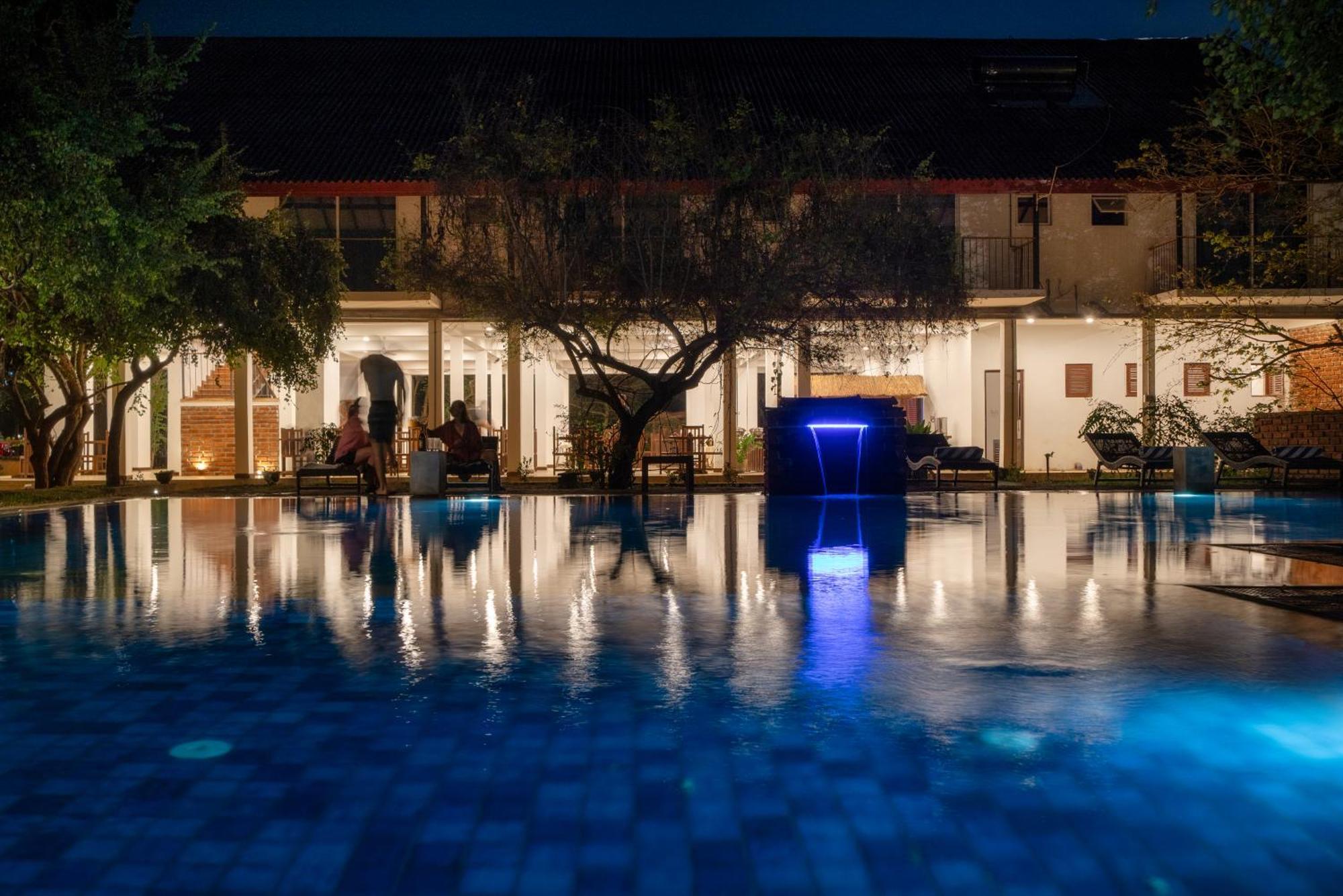 Lario Resort 시기리야 외부 사진